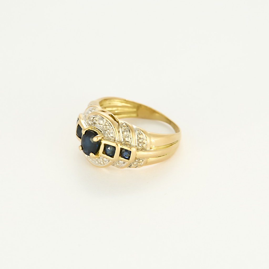 Bague vintage or jaune et saphirs.