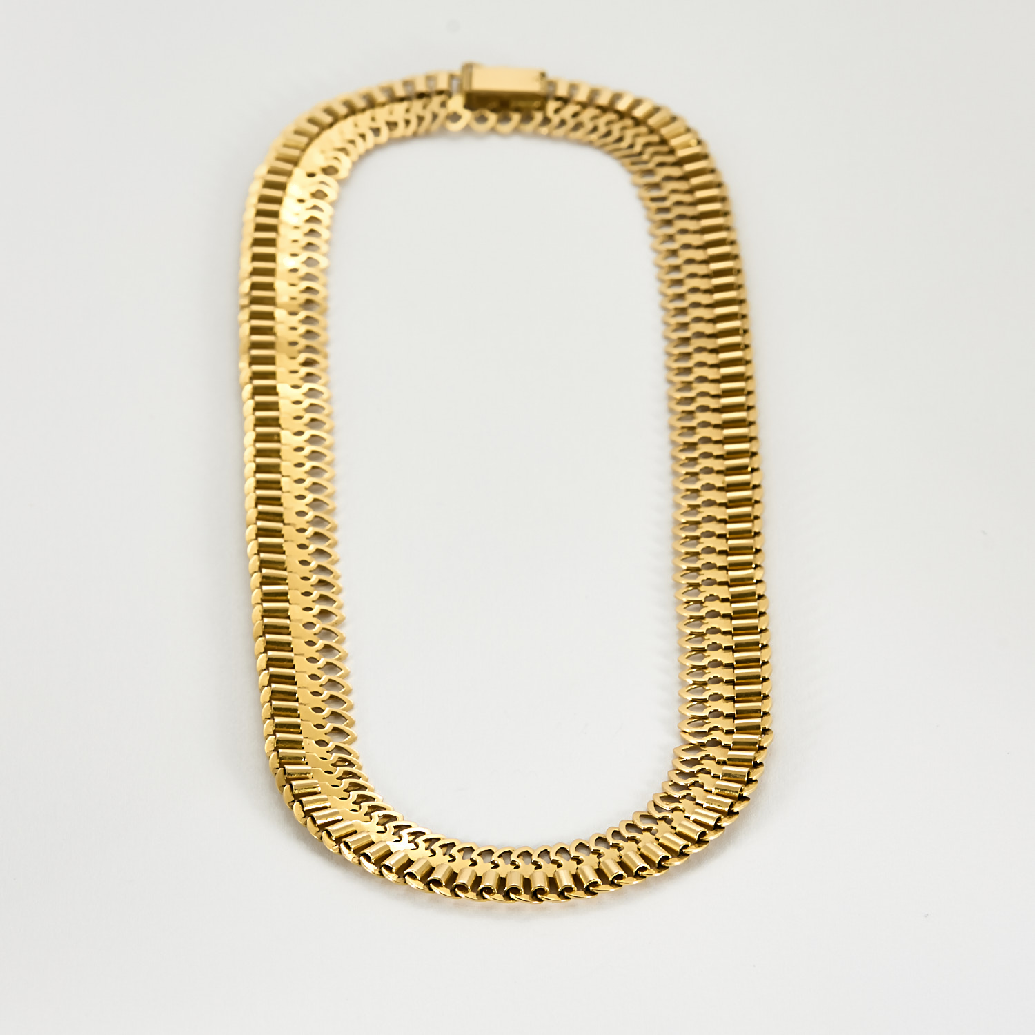 Collier ancien Maille souple en or 18k.