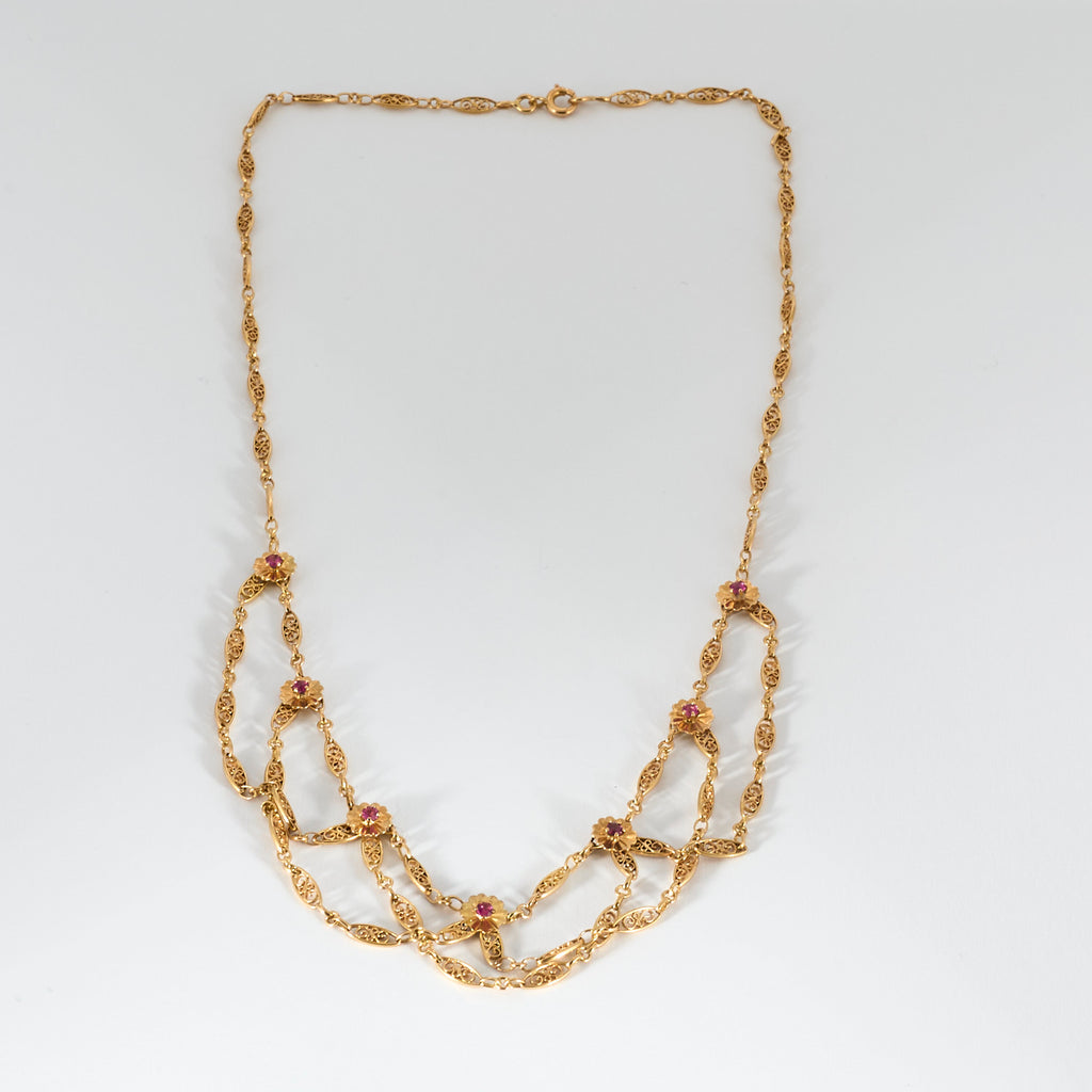 Collier filigrane collerette en or et rubis