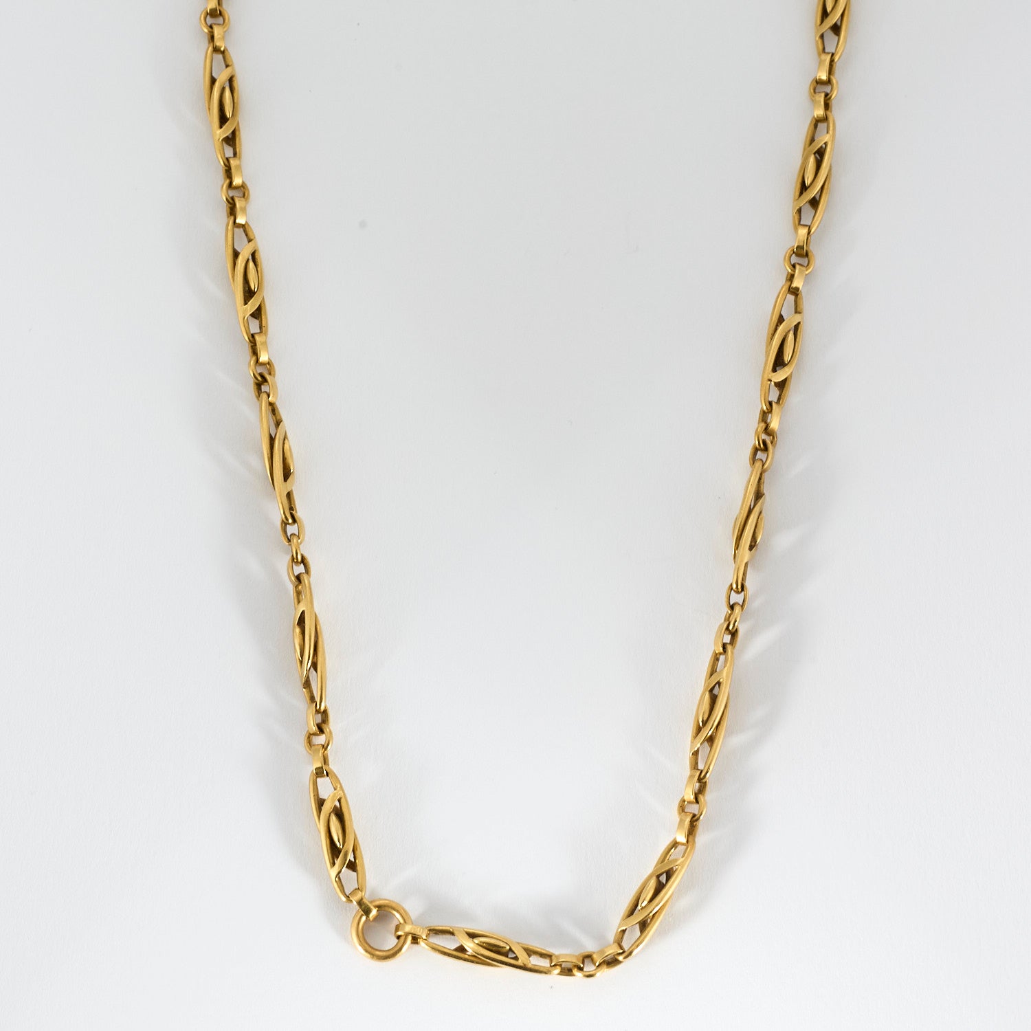 Collier filigrane collerette en or et rubis