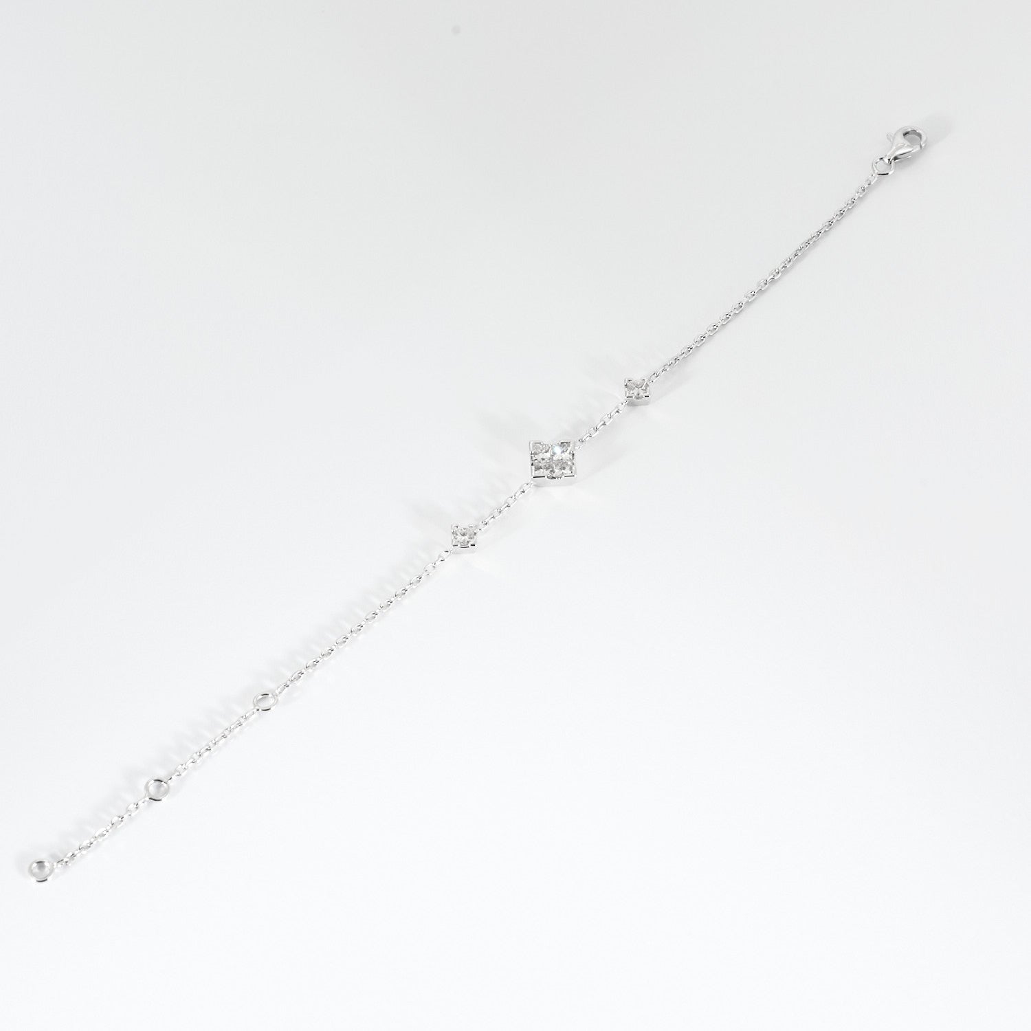 Bracelet diamants princesses en or blanc