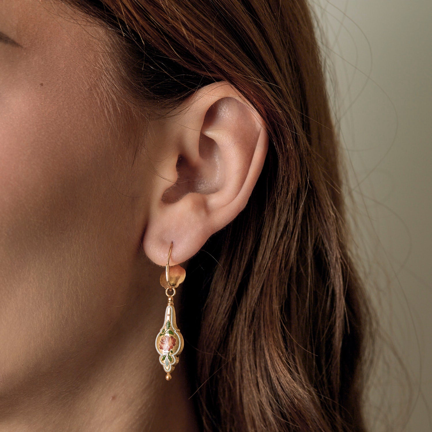 Boucles d'oreilles anciennes or et émail