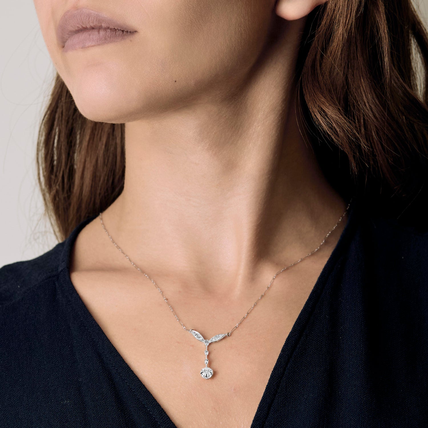 Collier ancien en or blanc et diamants