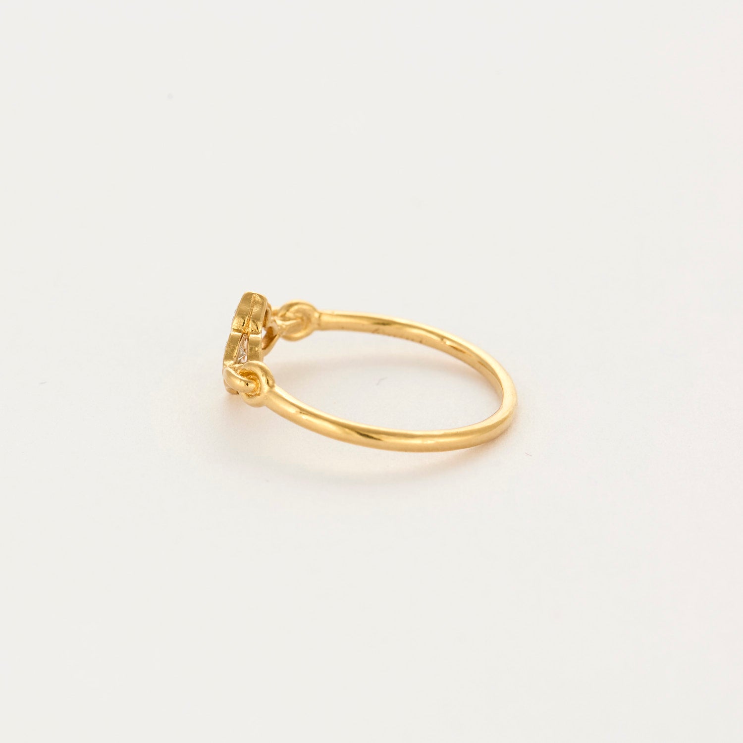 Bague Cartier "Inde Mystérieuse" en or jaune et diamants