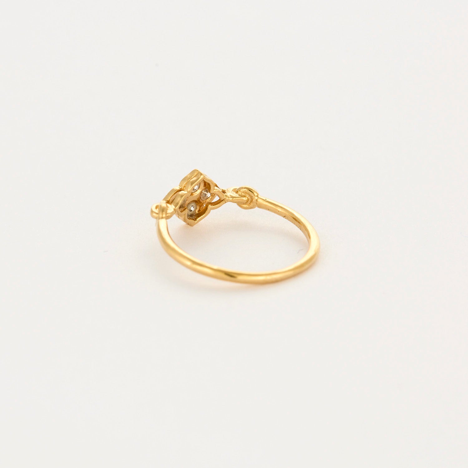 Bague Cartier "Inde Mystérieuse" en or jaune et diamants