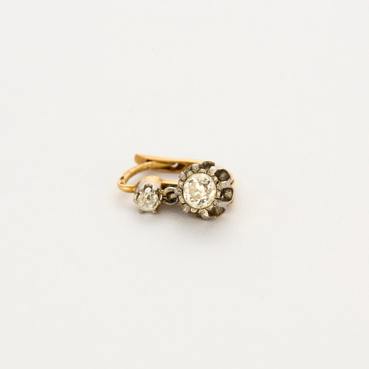 Dormeuses en or jaune, platine et diamants