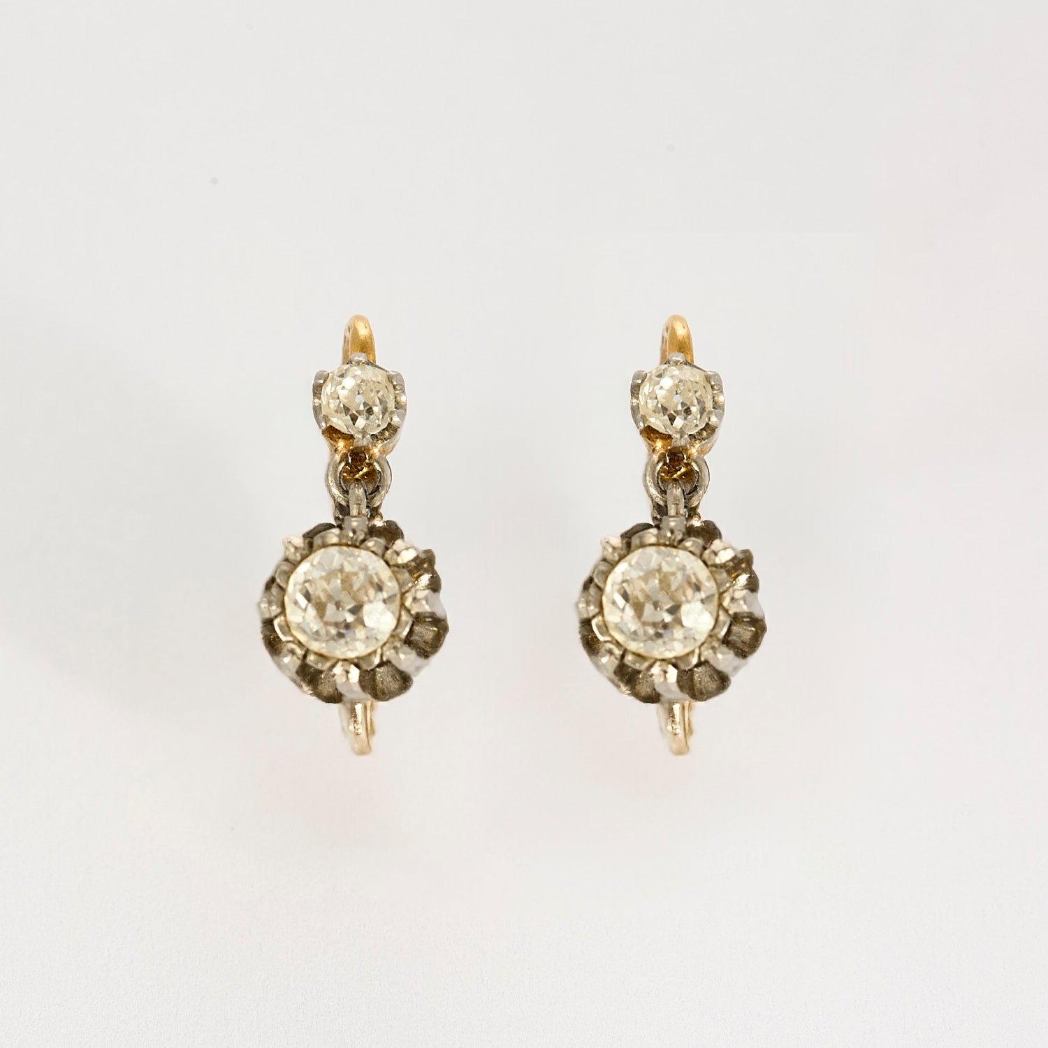 Dormeuses en or jaune, platine et diamants