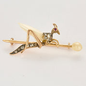 Broche fin XIX Cigale en or et diamants.