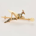 Broche fin XIX Cigale en or et diamants.