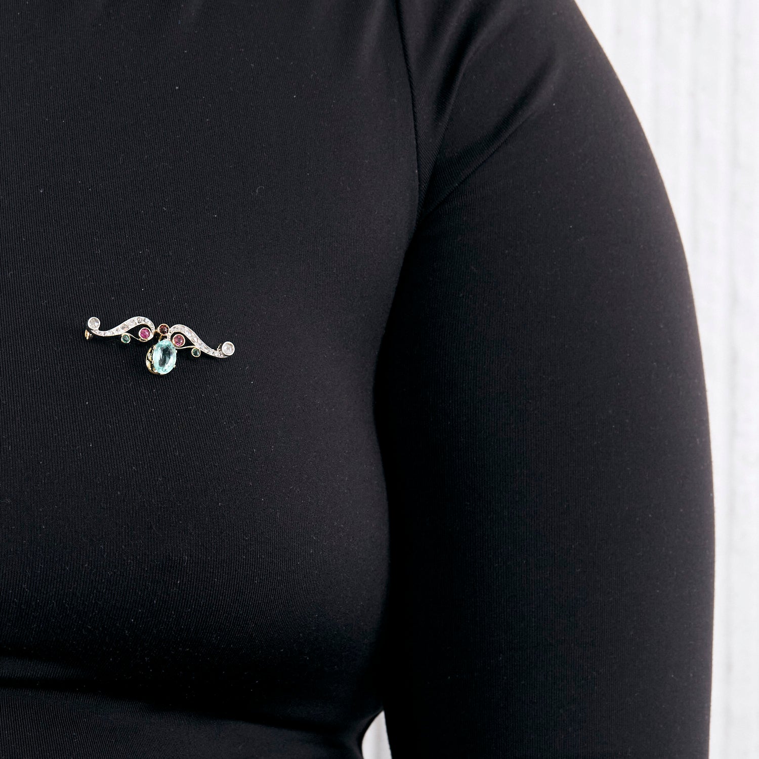 Broche fin XIX pierre bleue turquoise en or et diamants