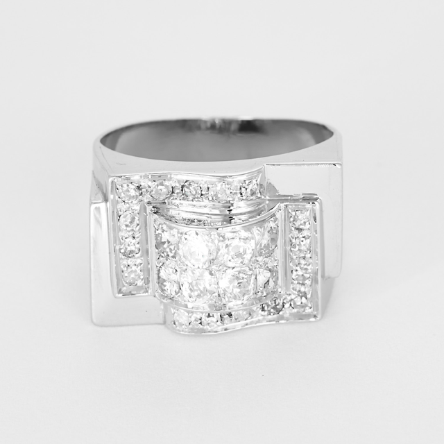 Bague ancienne "Tank" platine et diamants