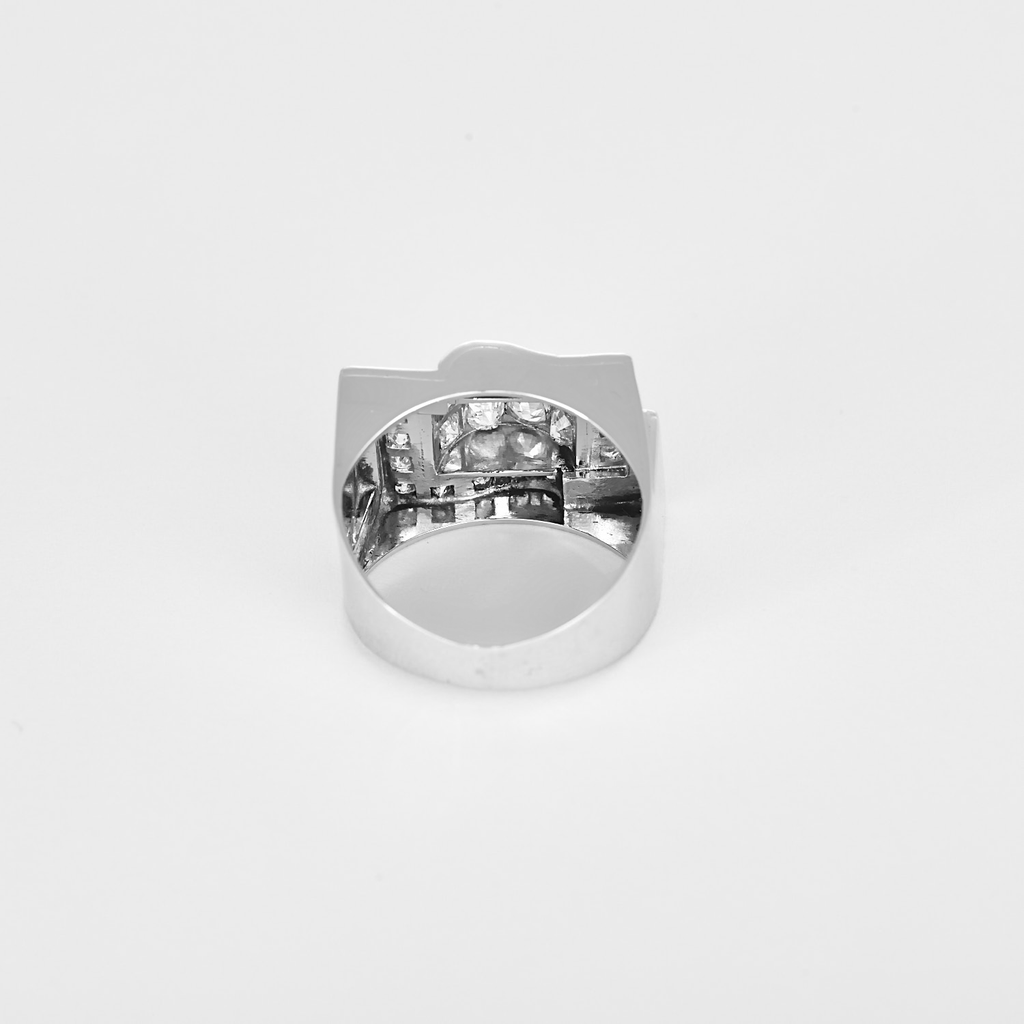 Bague ancienne "Tank" platine et diamants