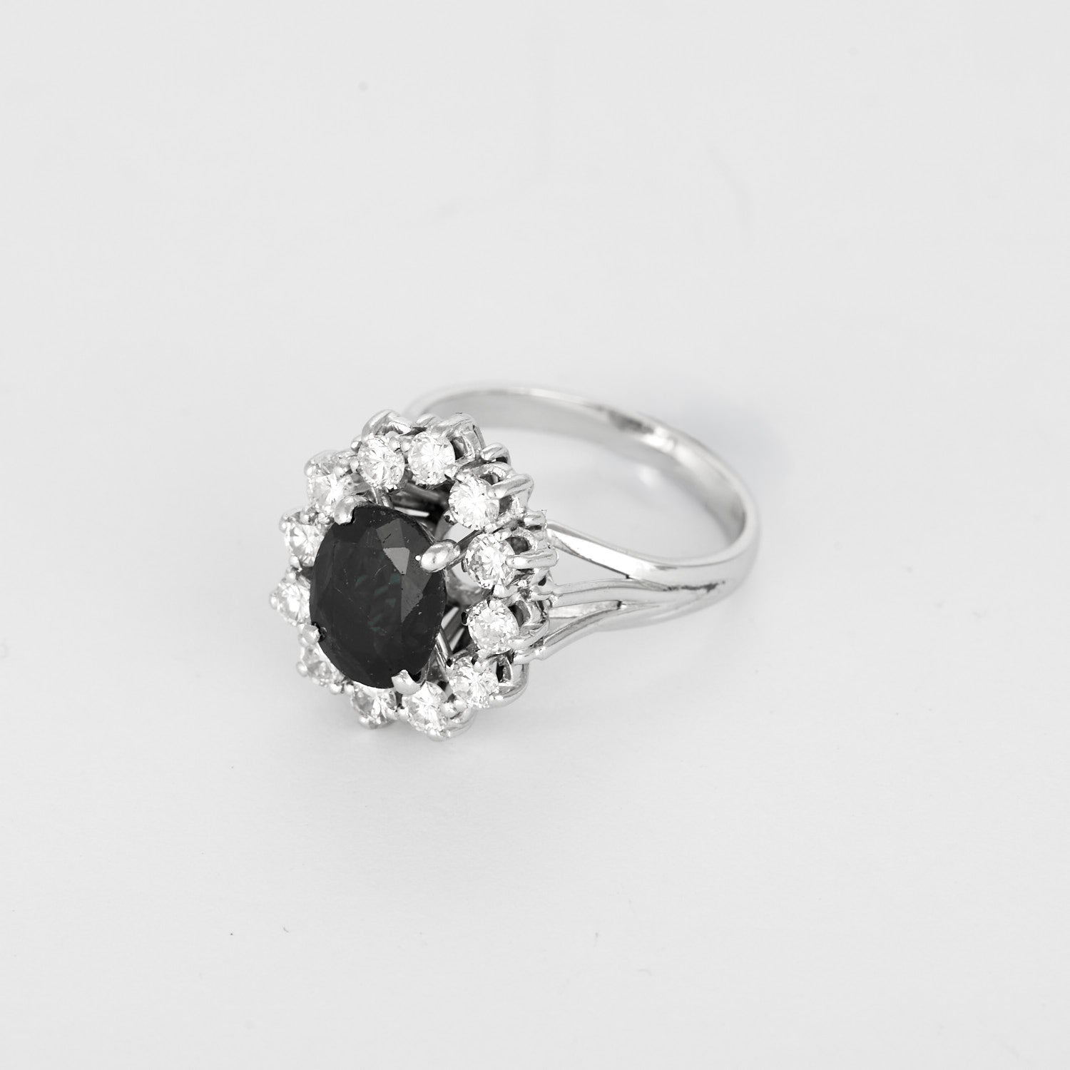 Bague Marguerite vintage Saphir et diamants en or blanc