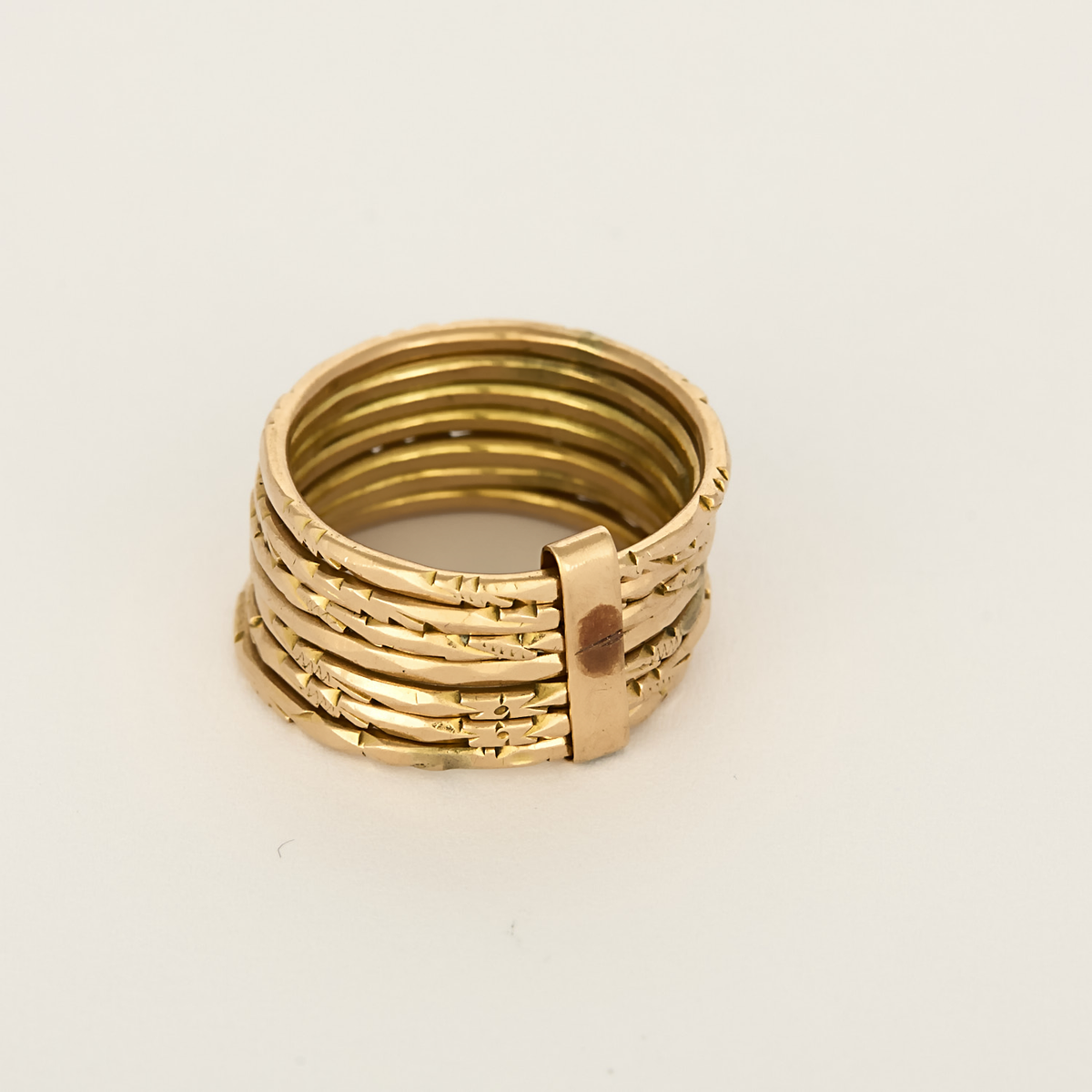 Bague ancienne Semainier en or rose.