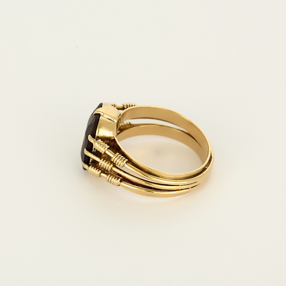 Bague Vintage Grenat en or jaune