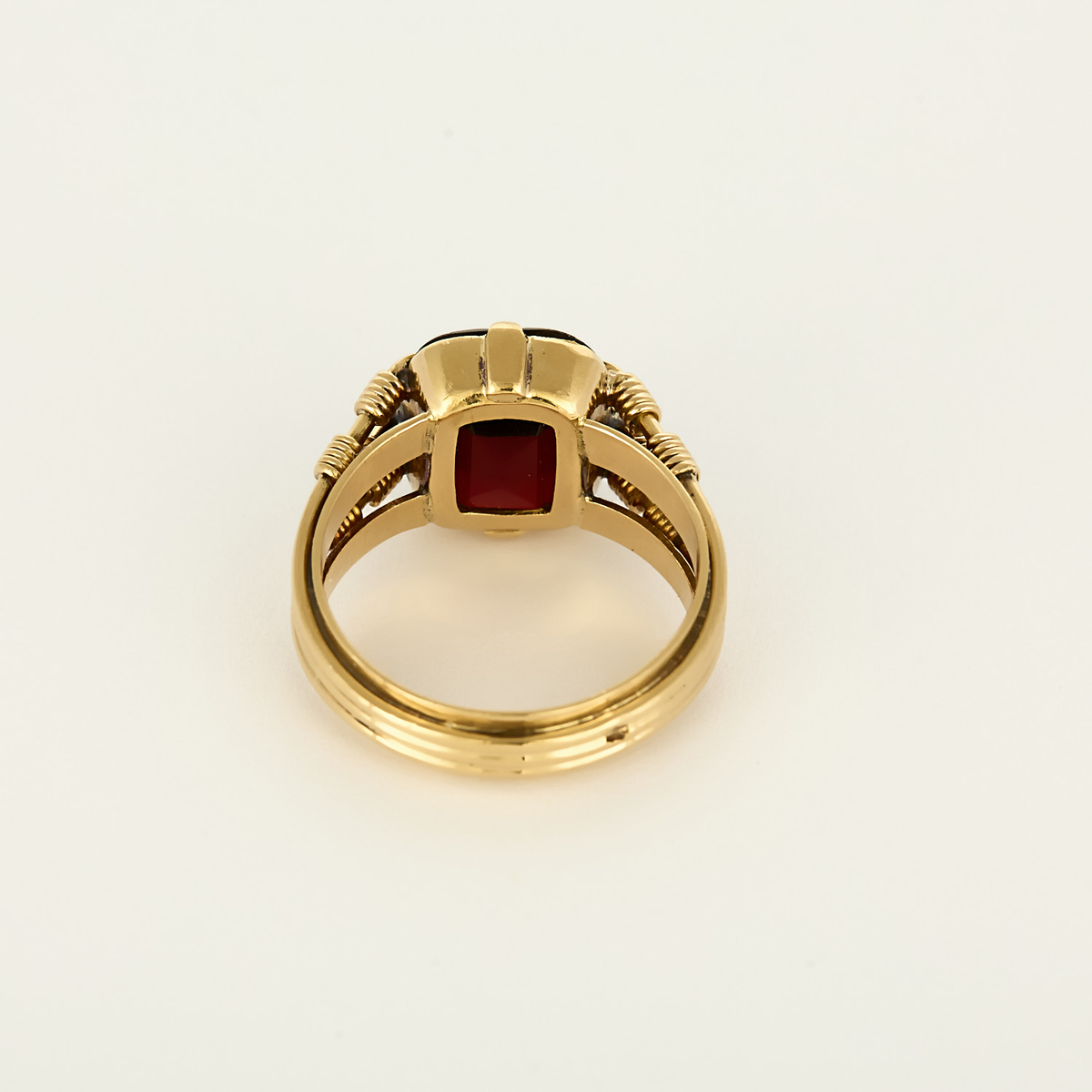 Bague Vintage Grenat en or jaune