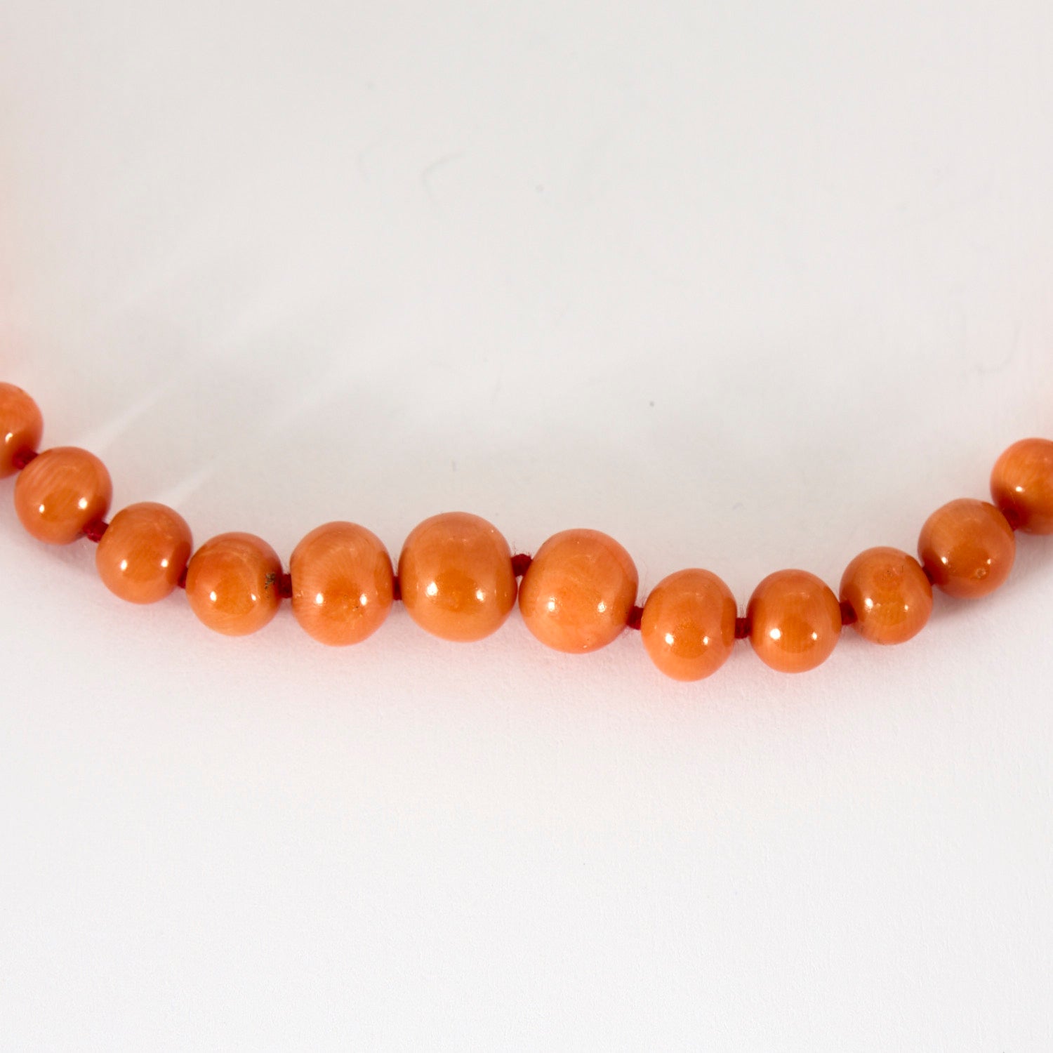 Collier ancien en corail perles 8-5mm
