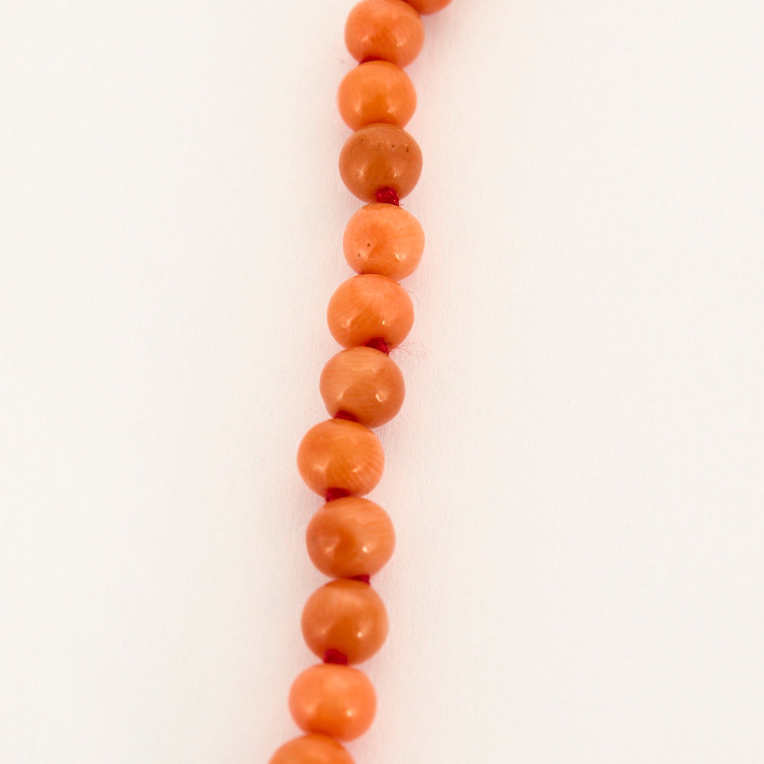 Collier ancien en corail perles 8-5mm