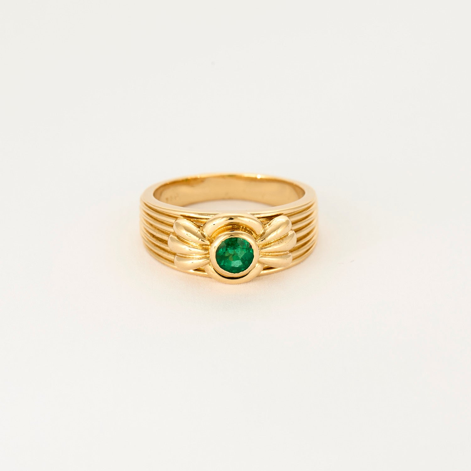 Bague Van Cleef & Arpels vintage en or jaune et émeraude