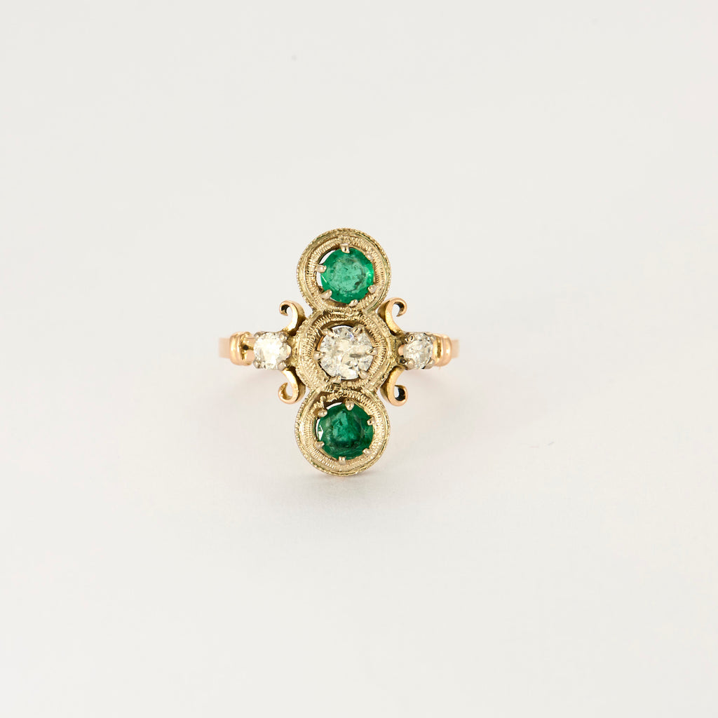 Bague ancienne Antique en or diamants et émeraude