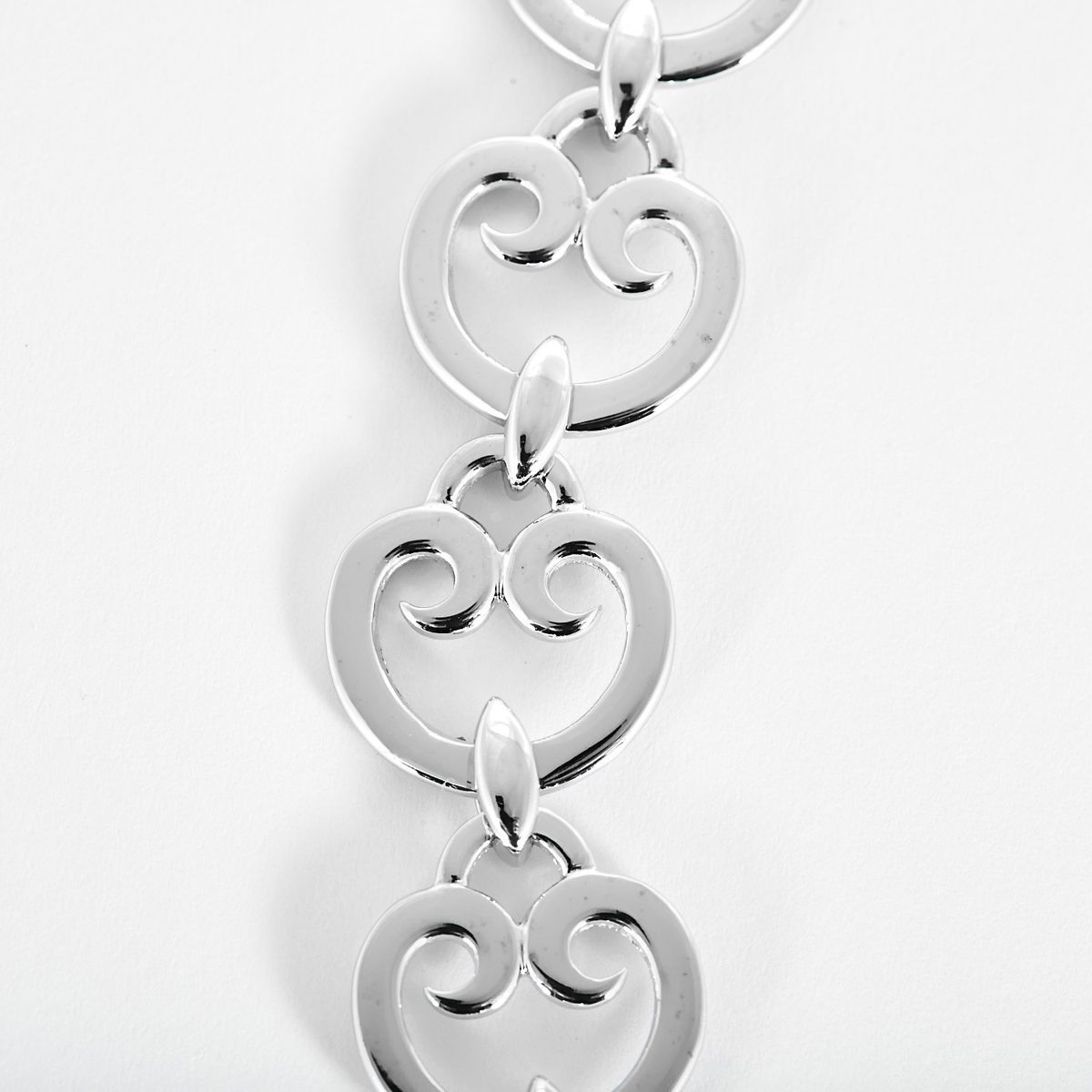 Collier Coeur O.J PERRIN en or blanc.