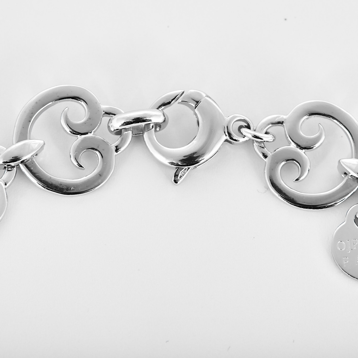 Collier Coeur O.J PERRIN en or blanc.