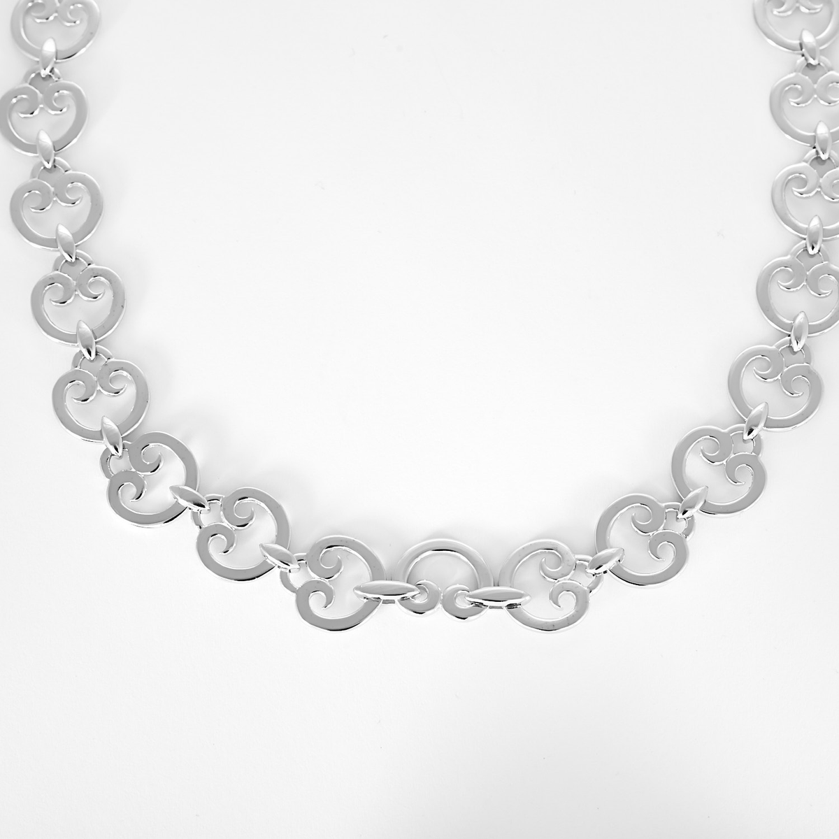 Collier Coeur O.J PERRIN en or blanc.