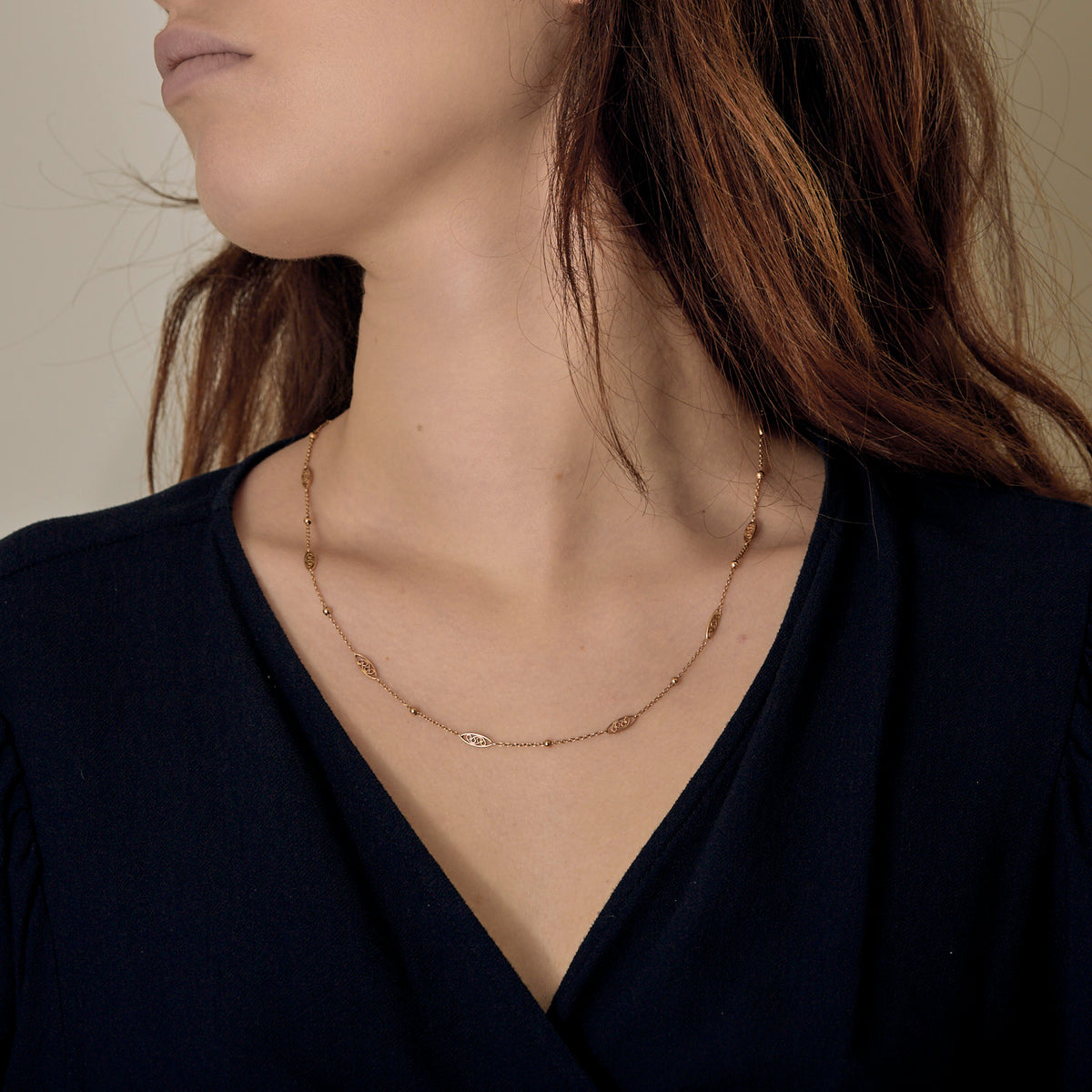 Chaine vintage filigrane et perles d'or en or jaune