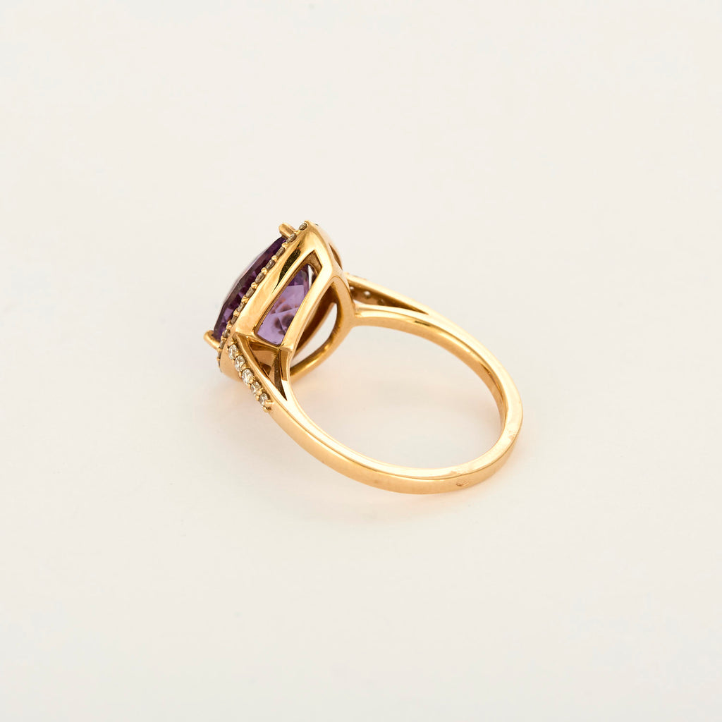 Bague en or rose, diamants et Améthyste poire.