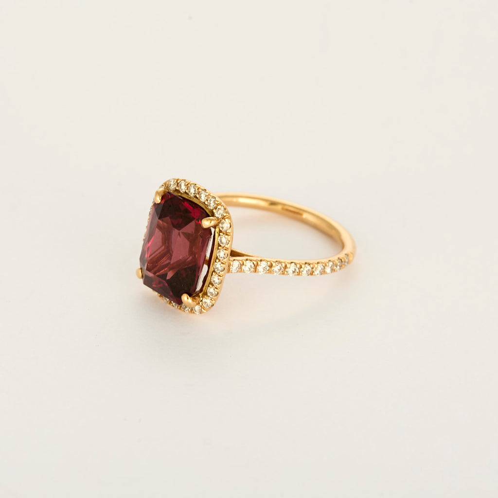 Bague en or rose en Diamants et Grenat Rhodolite