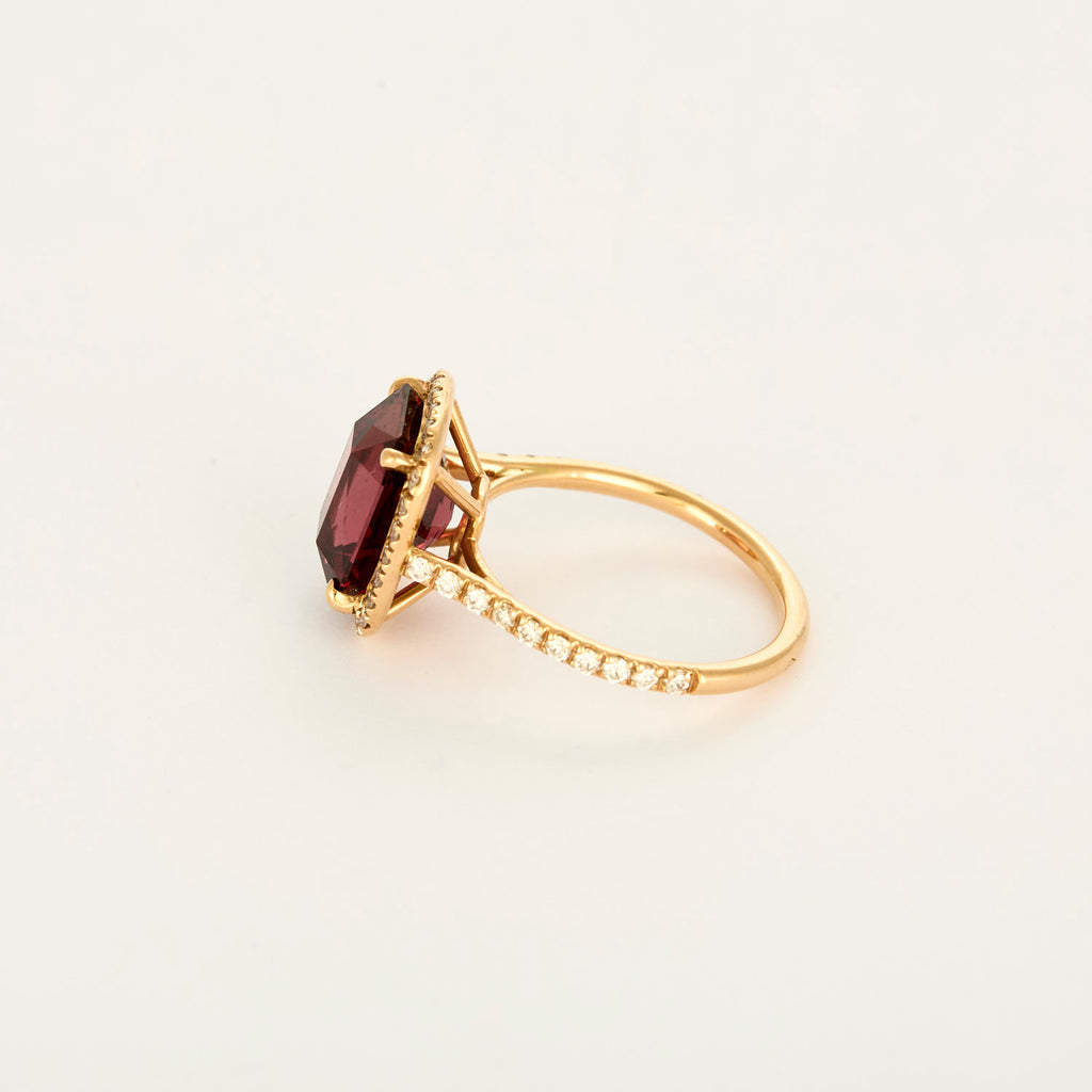 Bague en or rose en Diamants et Grenat Rhodolite
