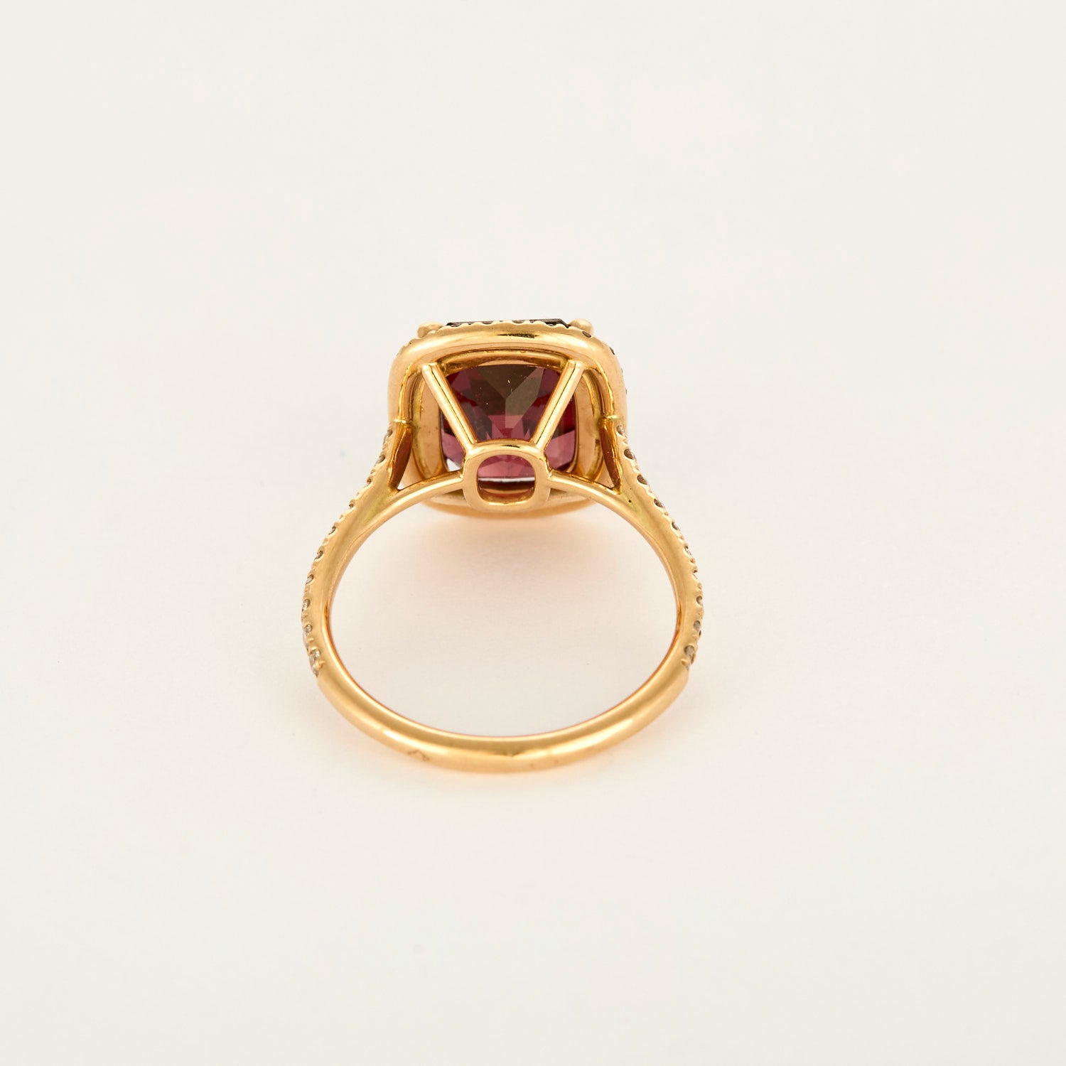 Bague en or rose en Diamants et Grenat Rhodolite