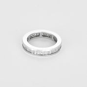 Alliance diamants baguettes tour complet en or blanc 18k.
