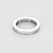 Alliance diamants baguettes tour complet en or blanc 18k.