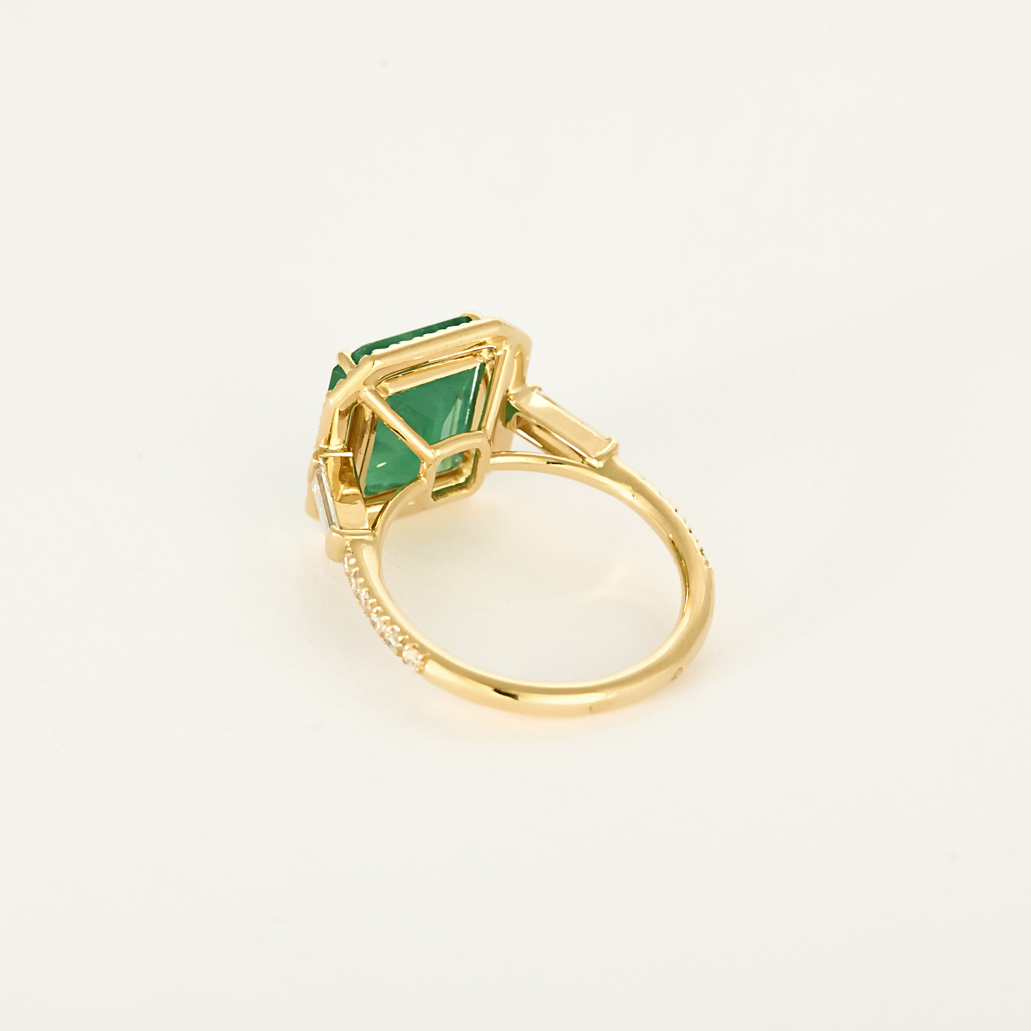 Bague "solitaire" Émeraude 4 carats or jaune et diamants