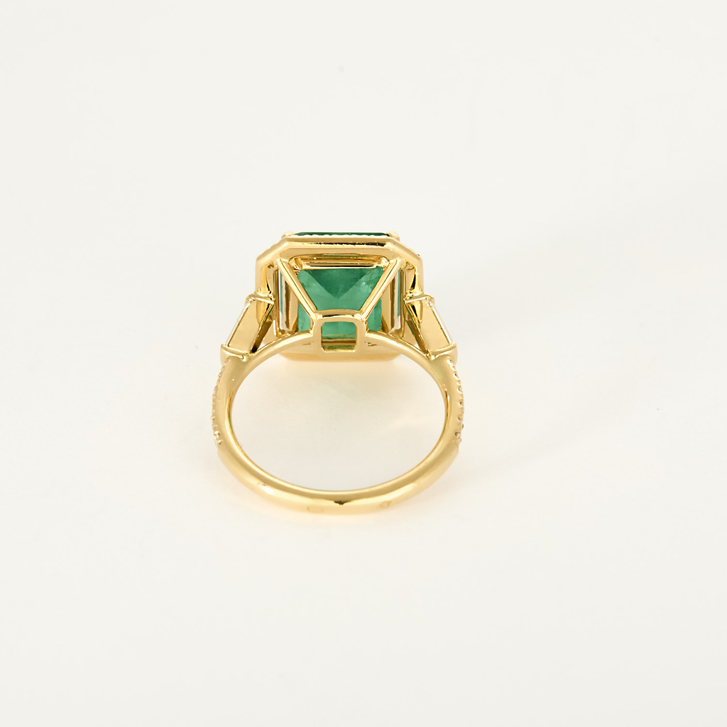 Bague "solitaire" Émeraude 4 carats or jaune et diamants