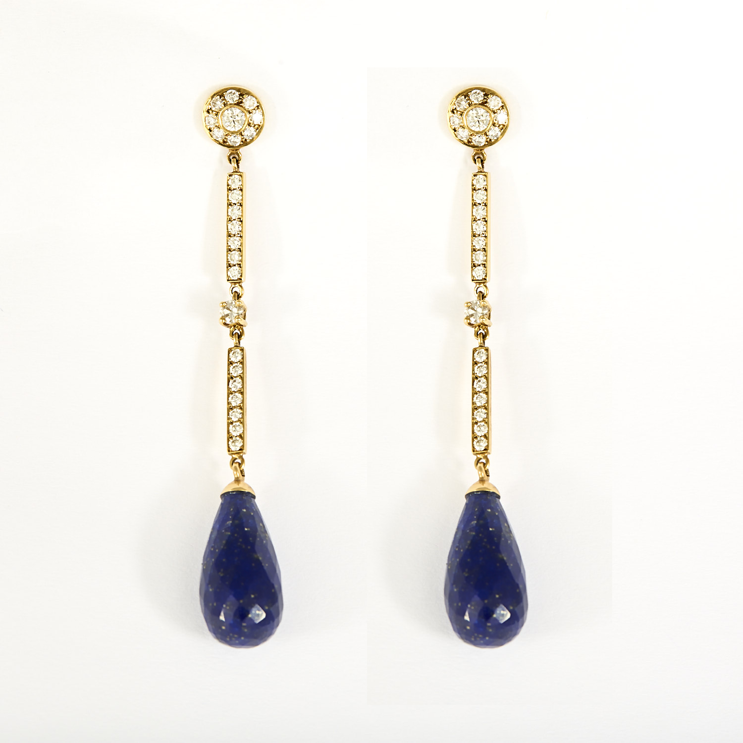 Boucles d'oreilles pendantes or jaune, diamants et lapis-lazuli.