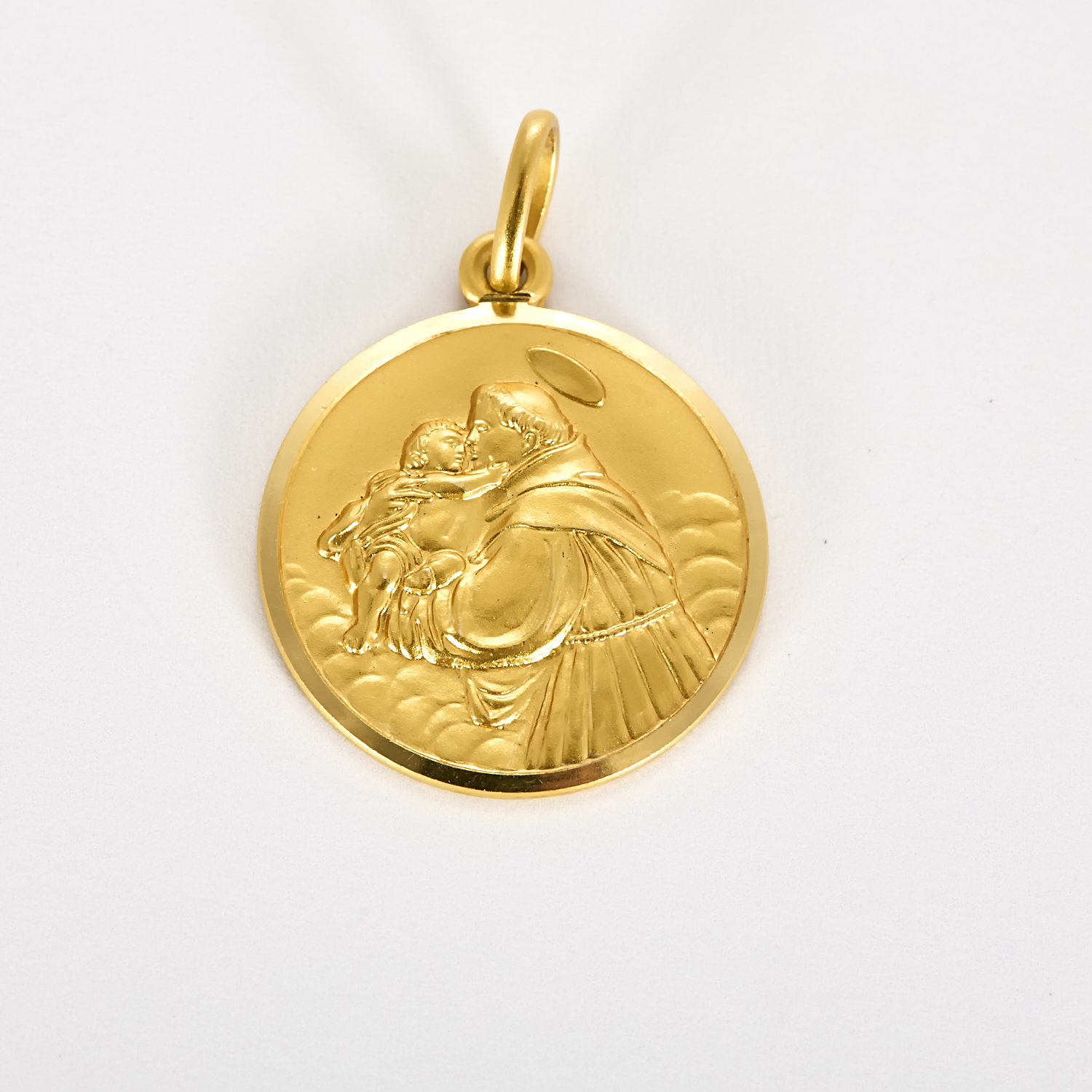 Médaille Saint Antoine en or jaune 20mm.