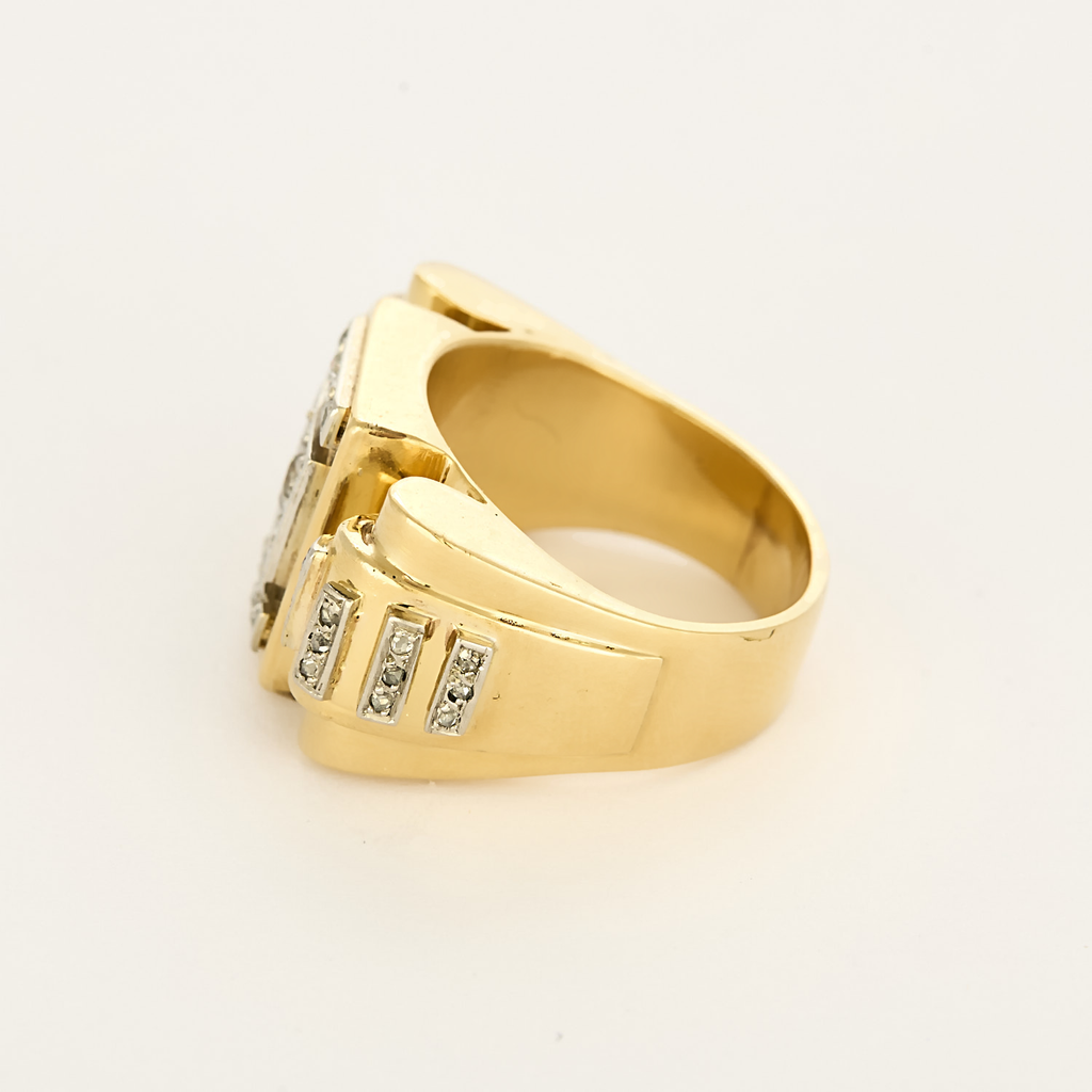 Bague "Tank" en or et diamants.