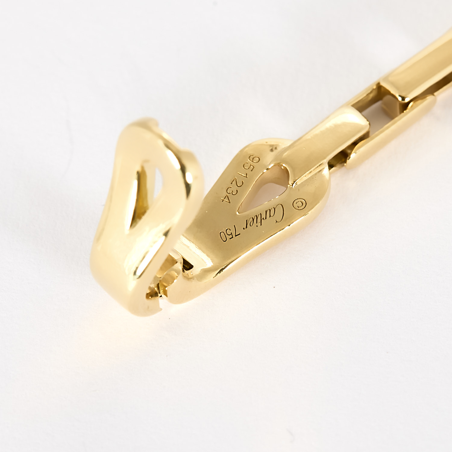 Bracelet CARTIER collection "Agrafe" en or jaune.