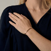 Bracelet CARTIER collection "Agrafe" en or jaune.