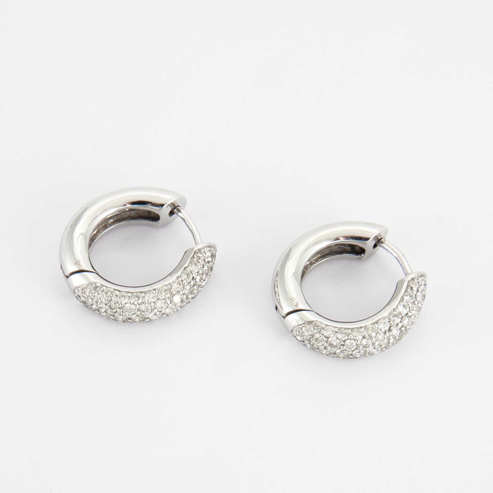 Créoles en or blanc et diamants