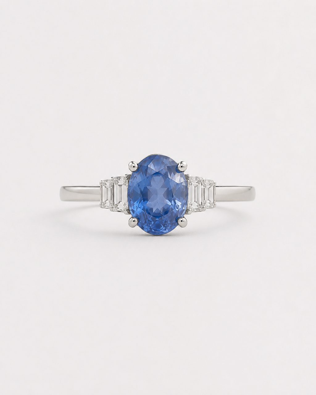 Bague en platine, saphir 5 carats et diamants baguettes.