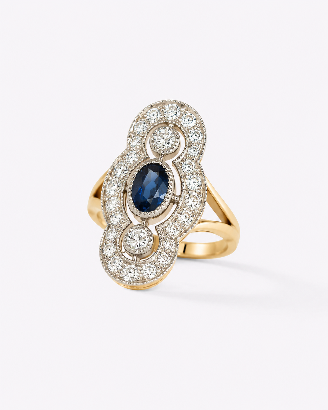 Bague marquise en or jaune, saphir et diamants