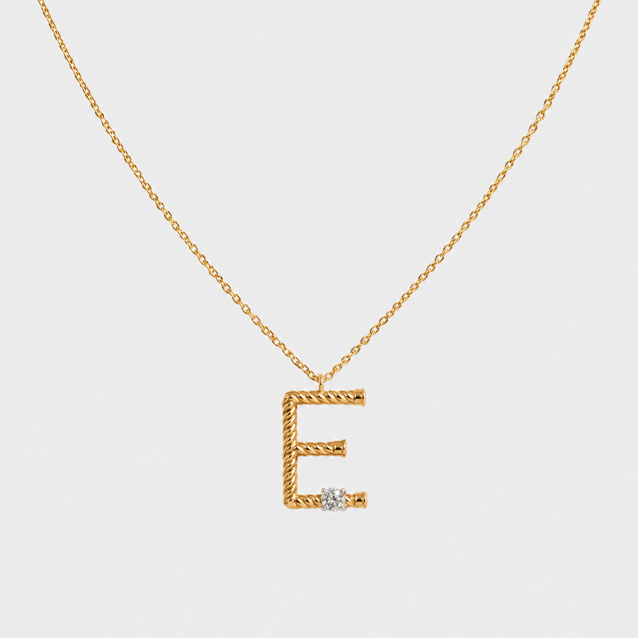 Collier initiale B en or jaune torsadé et diamant – 0,10 carat