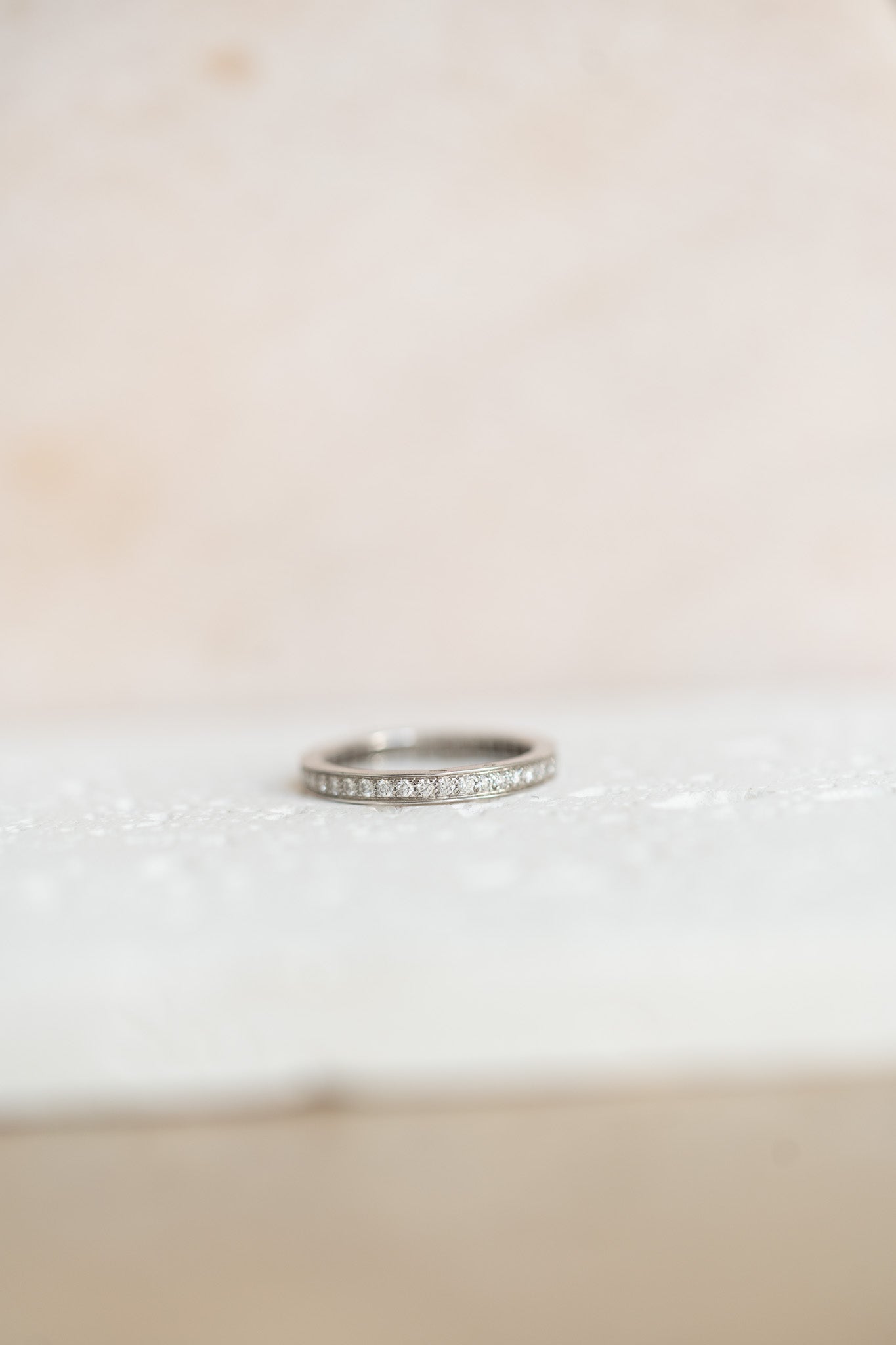 Alliance en or blanc et diamants – 0,40 carat
