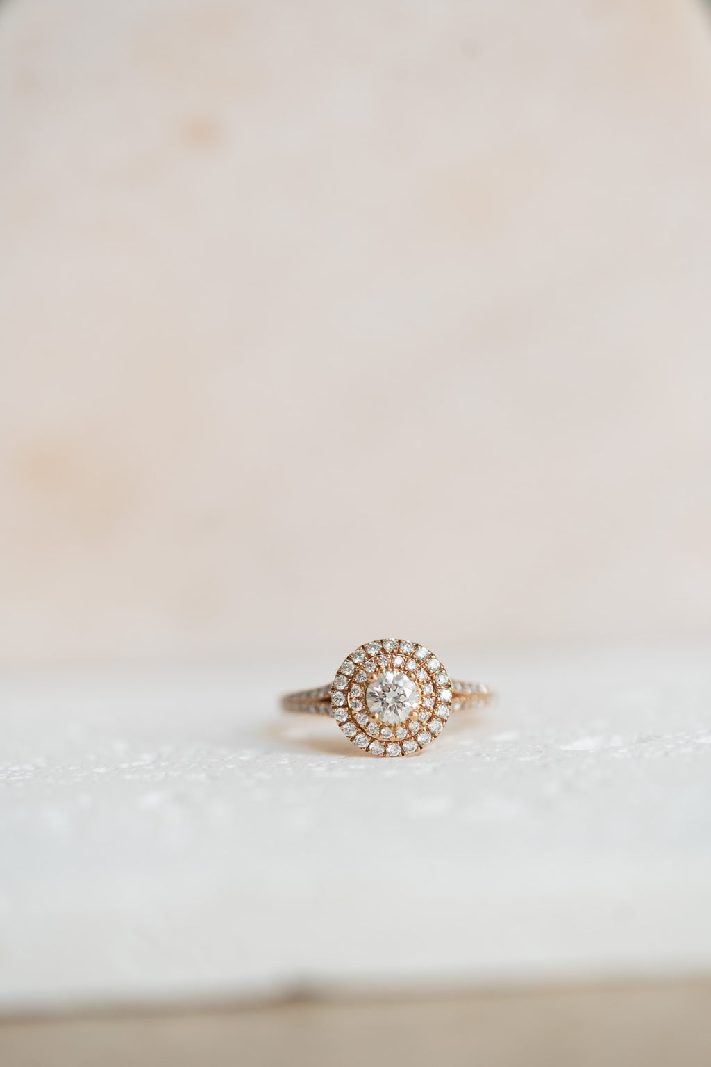 Bague double entourage en or rose et diamants – 1,34 carat