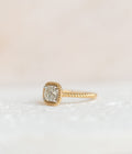 Bague solitaire en or jaune et diamant coussin – 1,01 carat