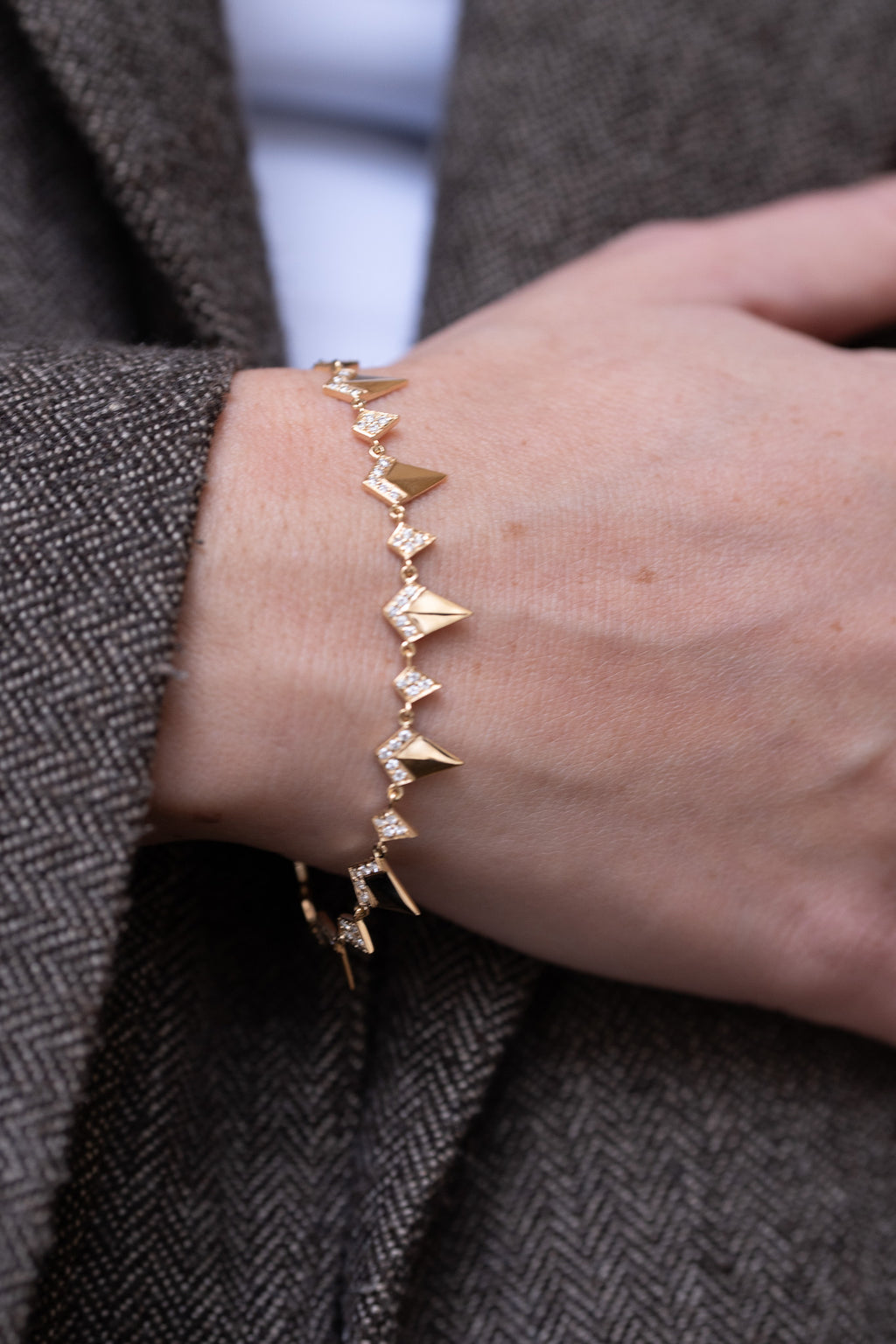 Bracelet géométrique en or jaune et diamants – 0,46 carat
