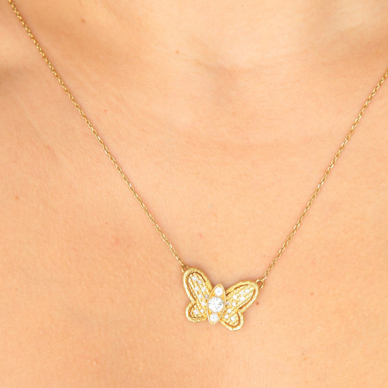Collier Papillon or jaune et diamants